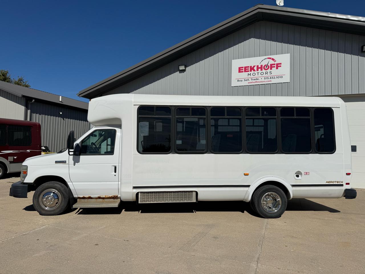 2010 Ford Econoline - Photo 3