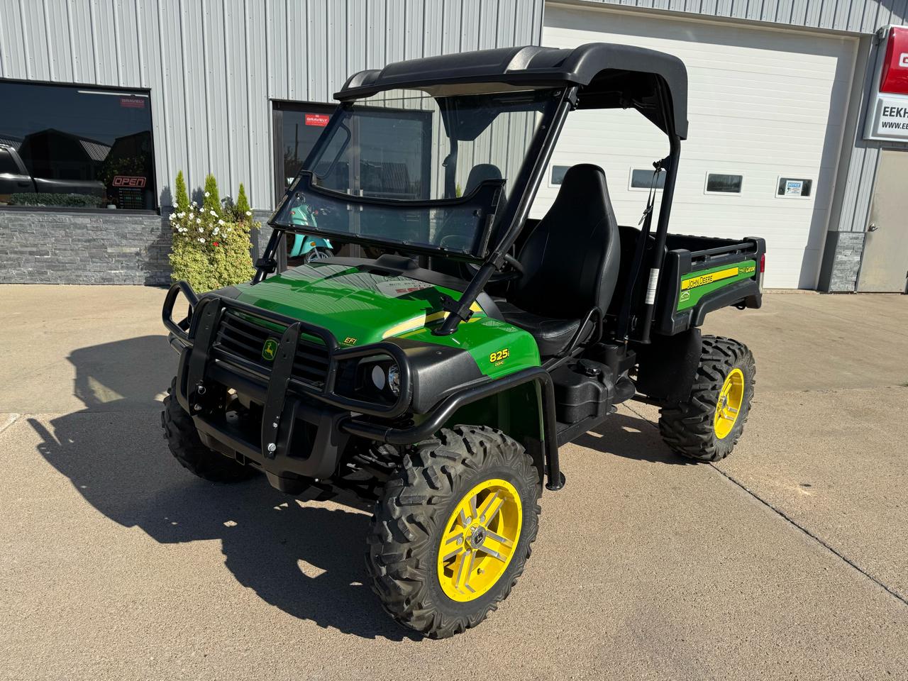 John Deere Gator  2013