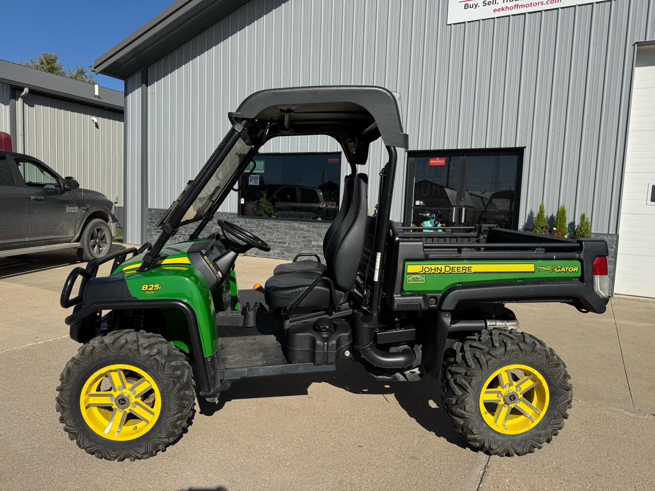 John Deere Gator  2013