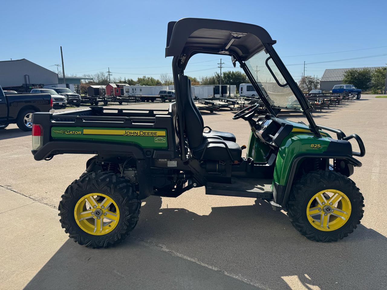 John Deere Gator  2013