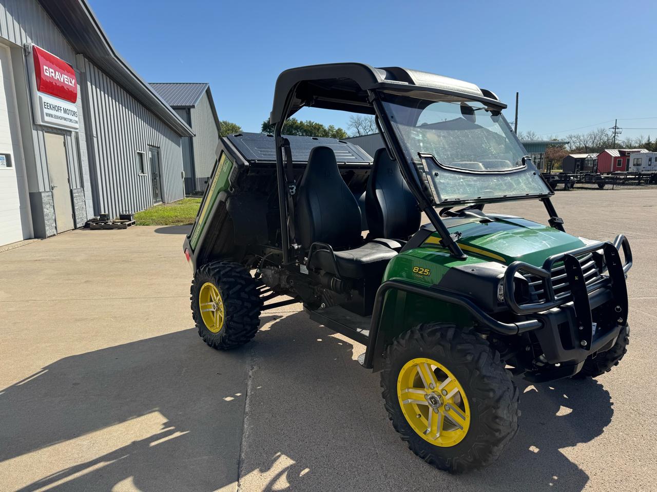 John Deere Gator  2013