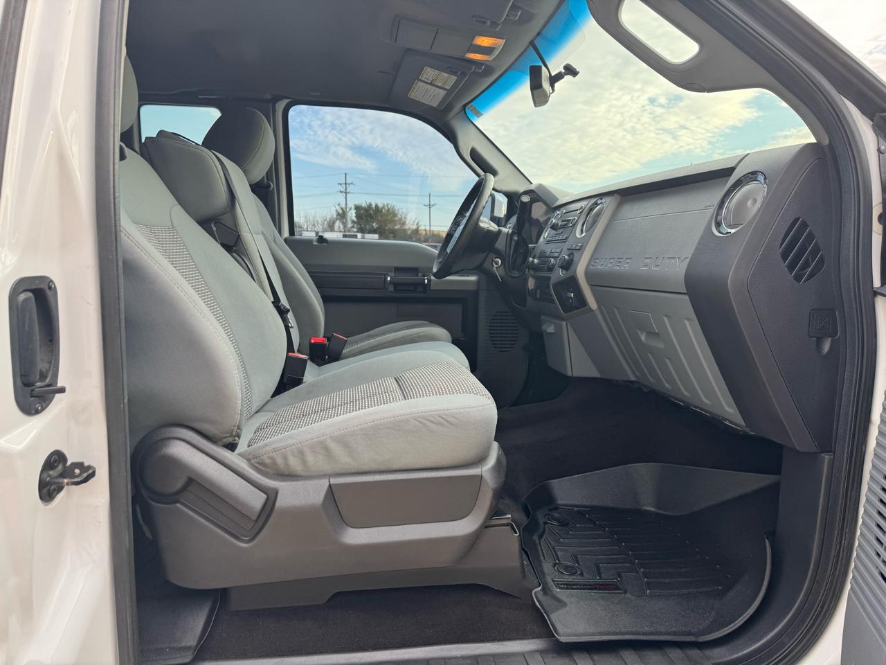Ford Super Duty F-250 SRW 4WD SuperCab 142" XLT 2016