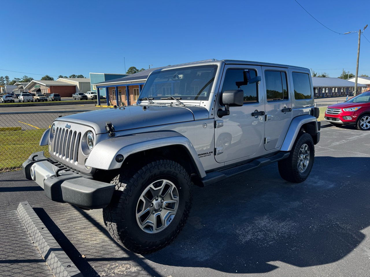 2013 Jeep Wrangler Unlimited Sahara photo 2