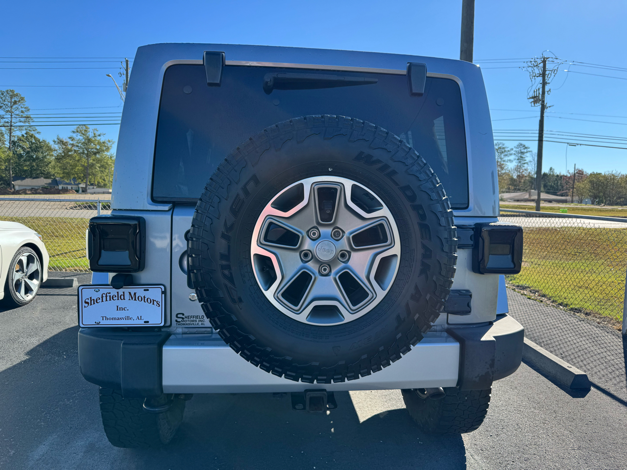 2013 Jeep Wrangler Unlimited Sahara photo 3