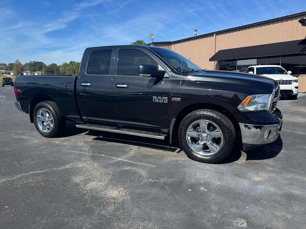RAM 1500 SLT Quad Cab 4WD 2017 RAM 1500 SLT Quad Cab 4WD 2017
