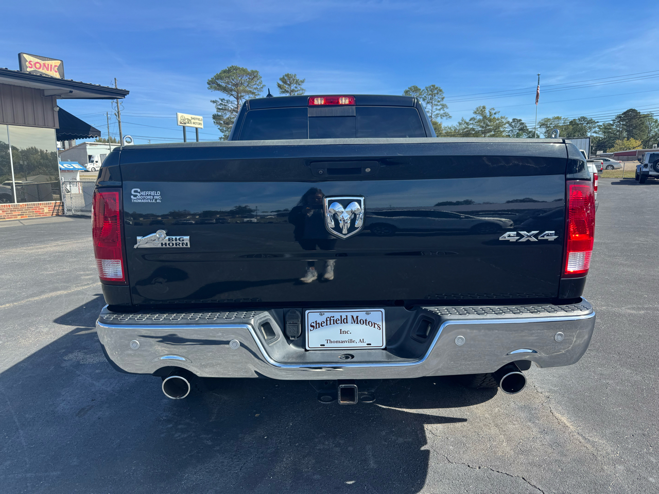 RAM 1500 SLT Quad Cab 4WD 2017 RAM 1500 SLT Quad Cab 4WD 2017