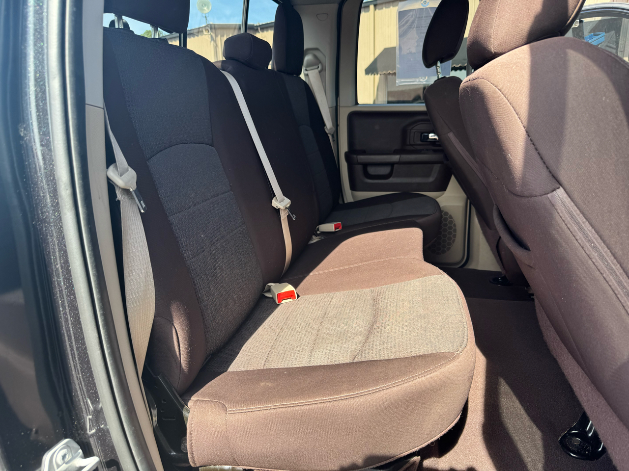 RAM 1500 SLT Quad Cab 4WD 2017 RAM 1500 SLT Quad Cab 4WD 2017