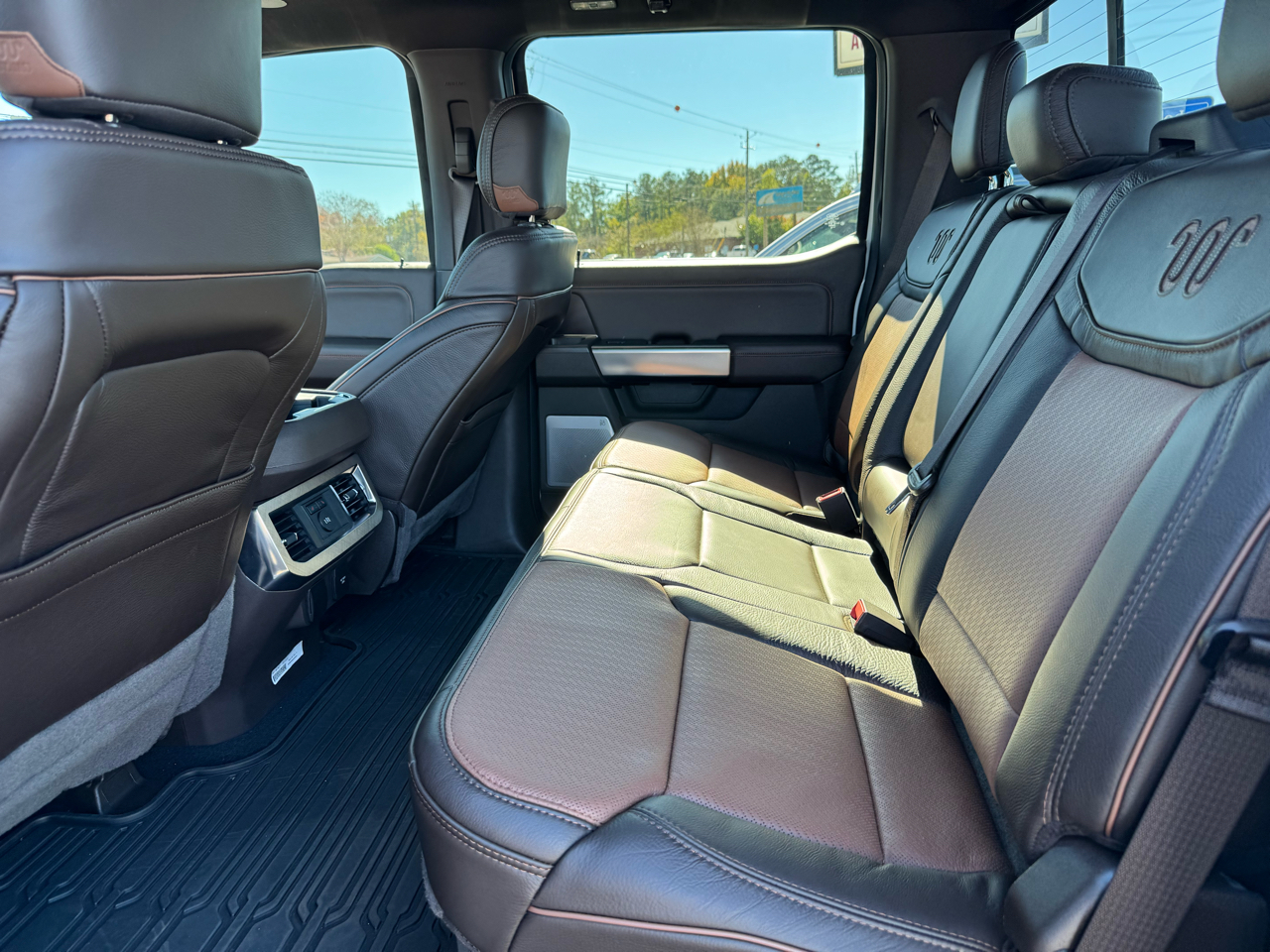 Ford F-250 SD Platinum Crew Cab 4WD 2024