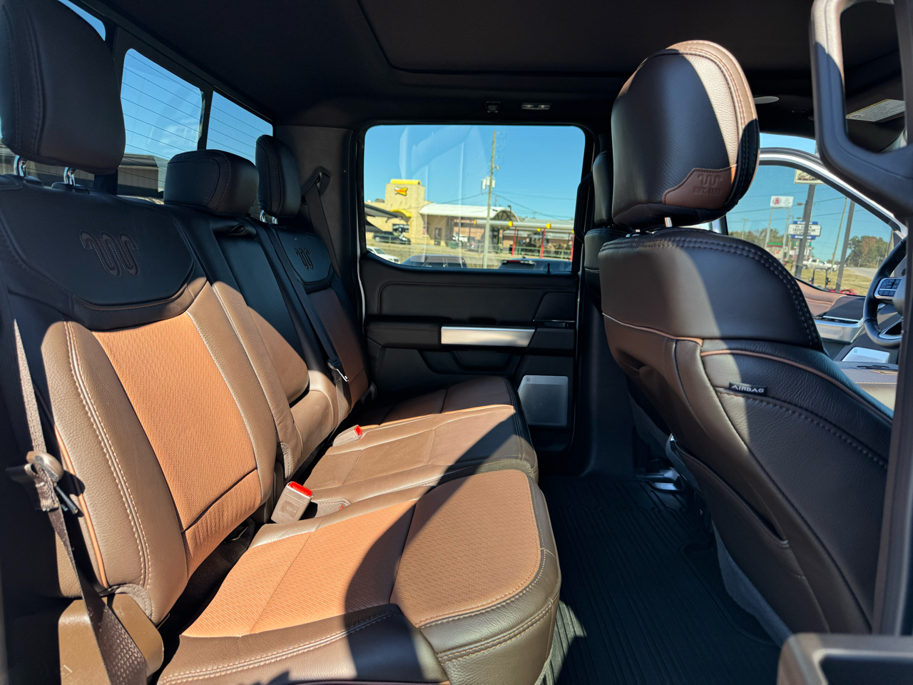 Ford F-250 SD Platinum Crew Cab 4WD 2024