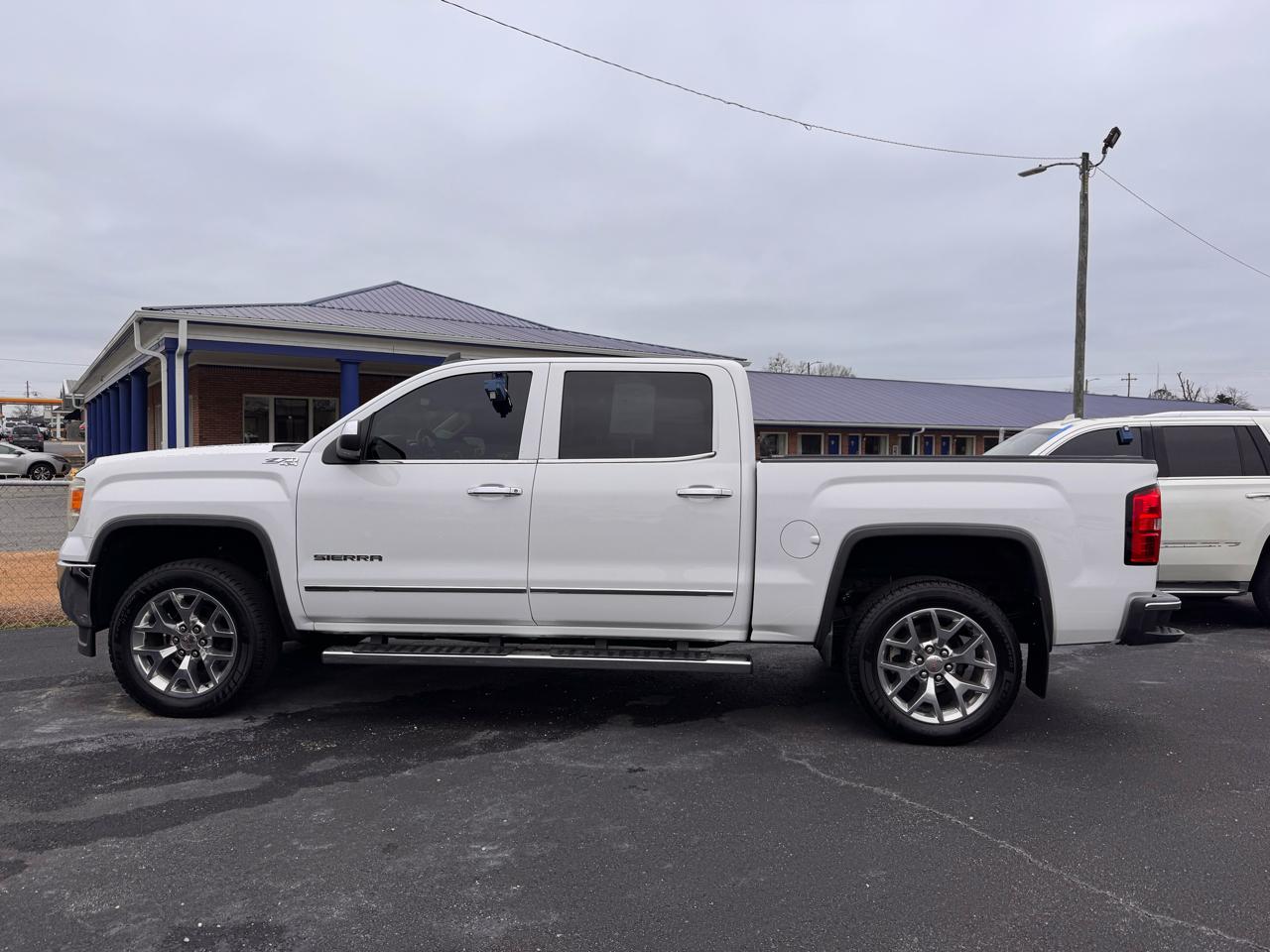 2015 GMC Sierra 1500 SLT Crew Cab Short Box 4WD