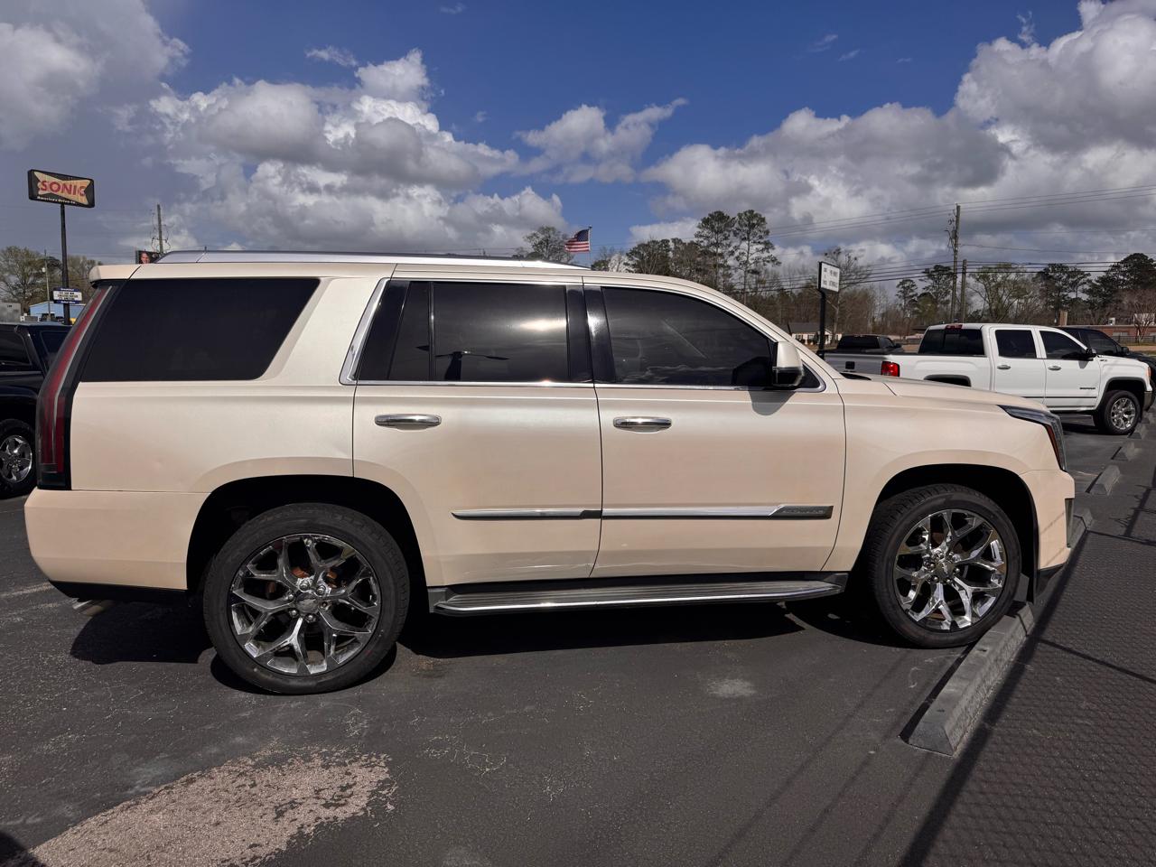 Cadillac Escalade Luxury 4WD 2015
