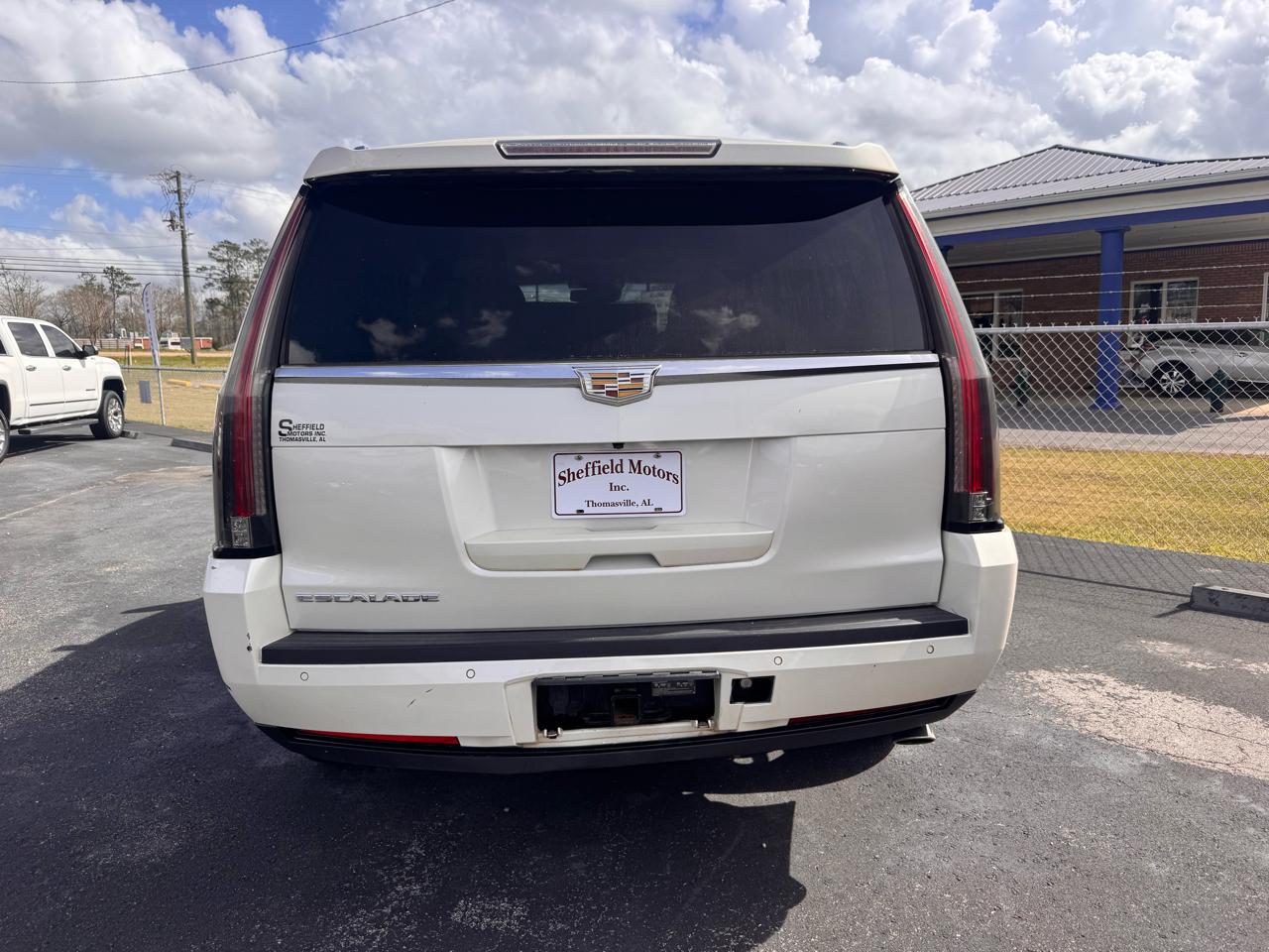 Cadillac Escalade Luxury 4WD 2015