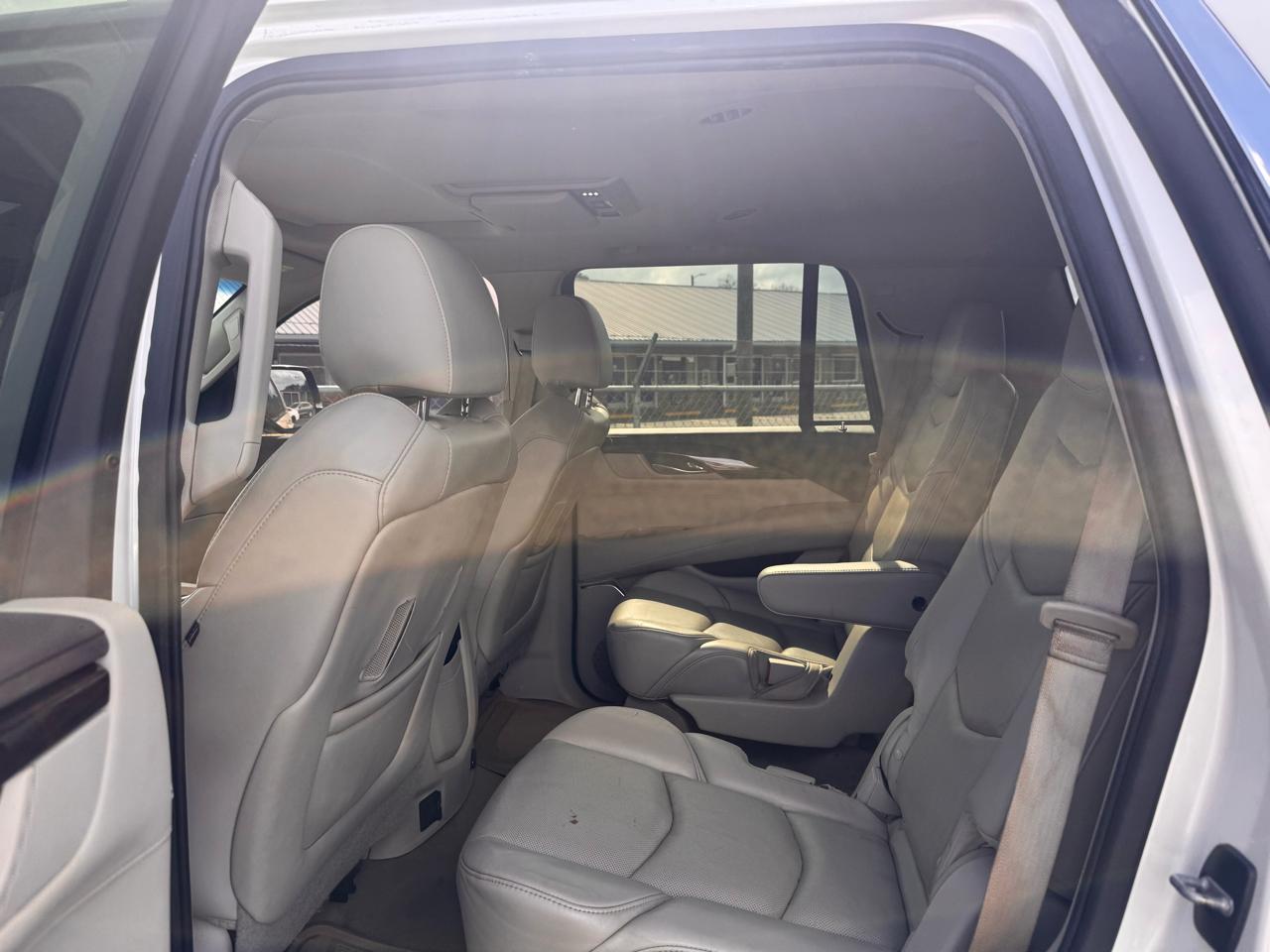 Cadillac Escalade Luxury 4WD 2015