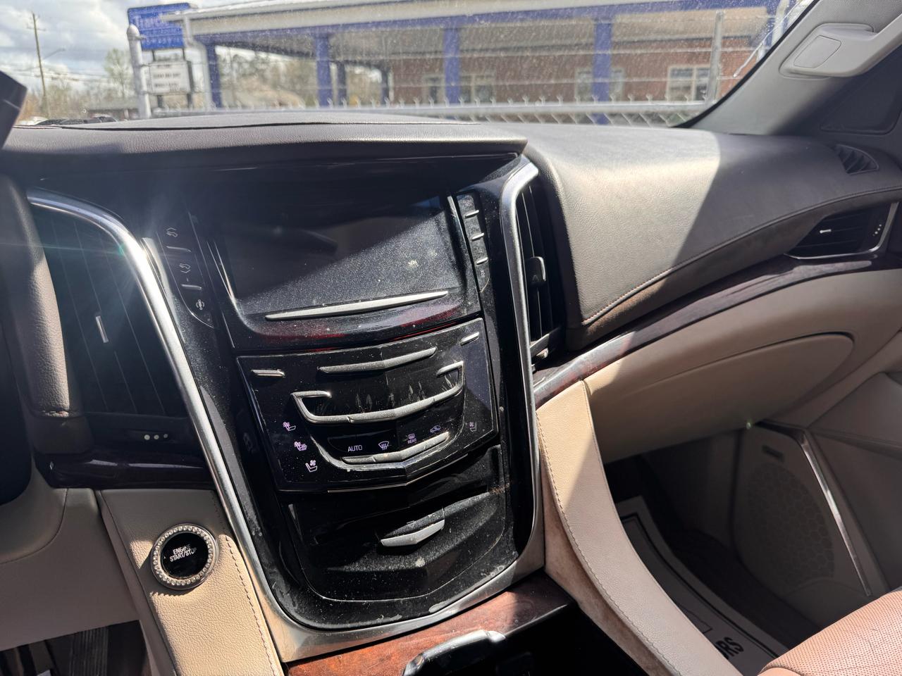 Cadillac Escalade Luxury 4WD 2015