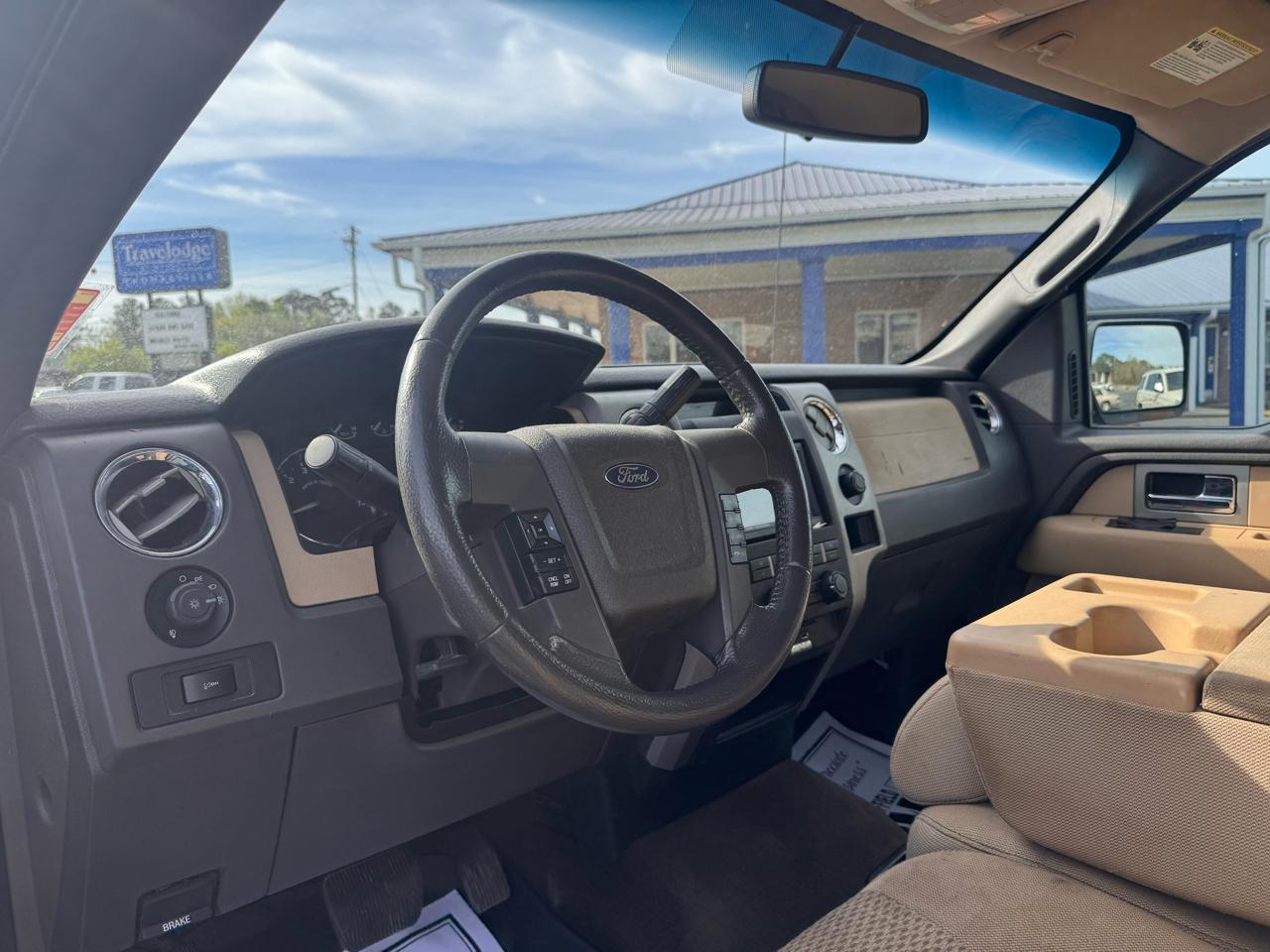 Ford F-150 XL SuperCrew 6.5-ft. Bed 4WD 2011