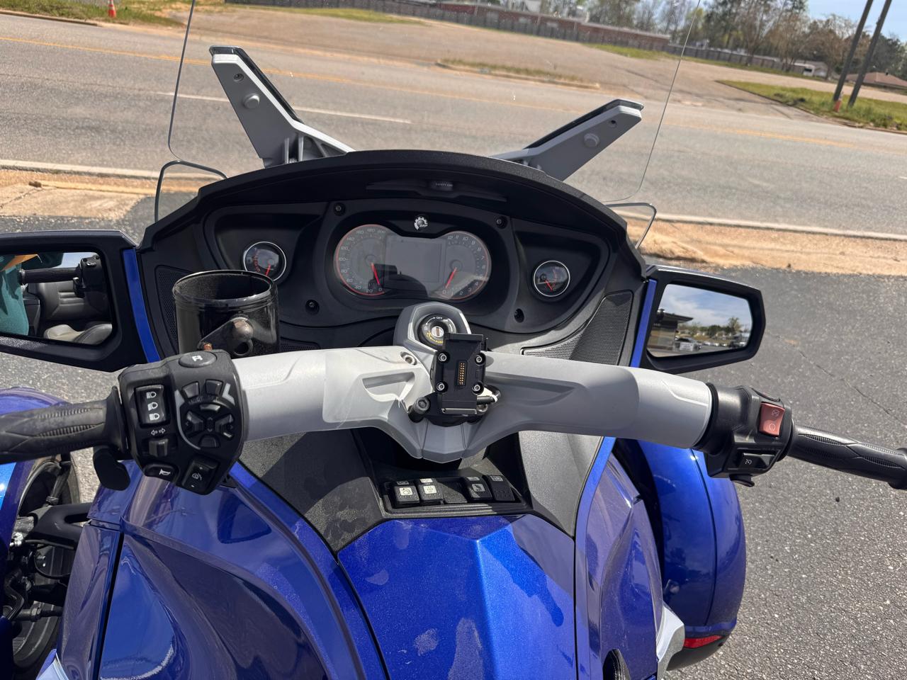Can-Am Spyder RT  2012