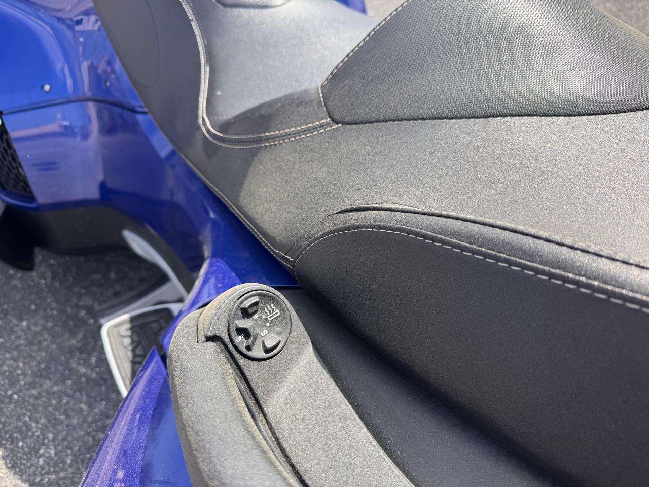 Can-Am Spyder RT  2012