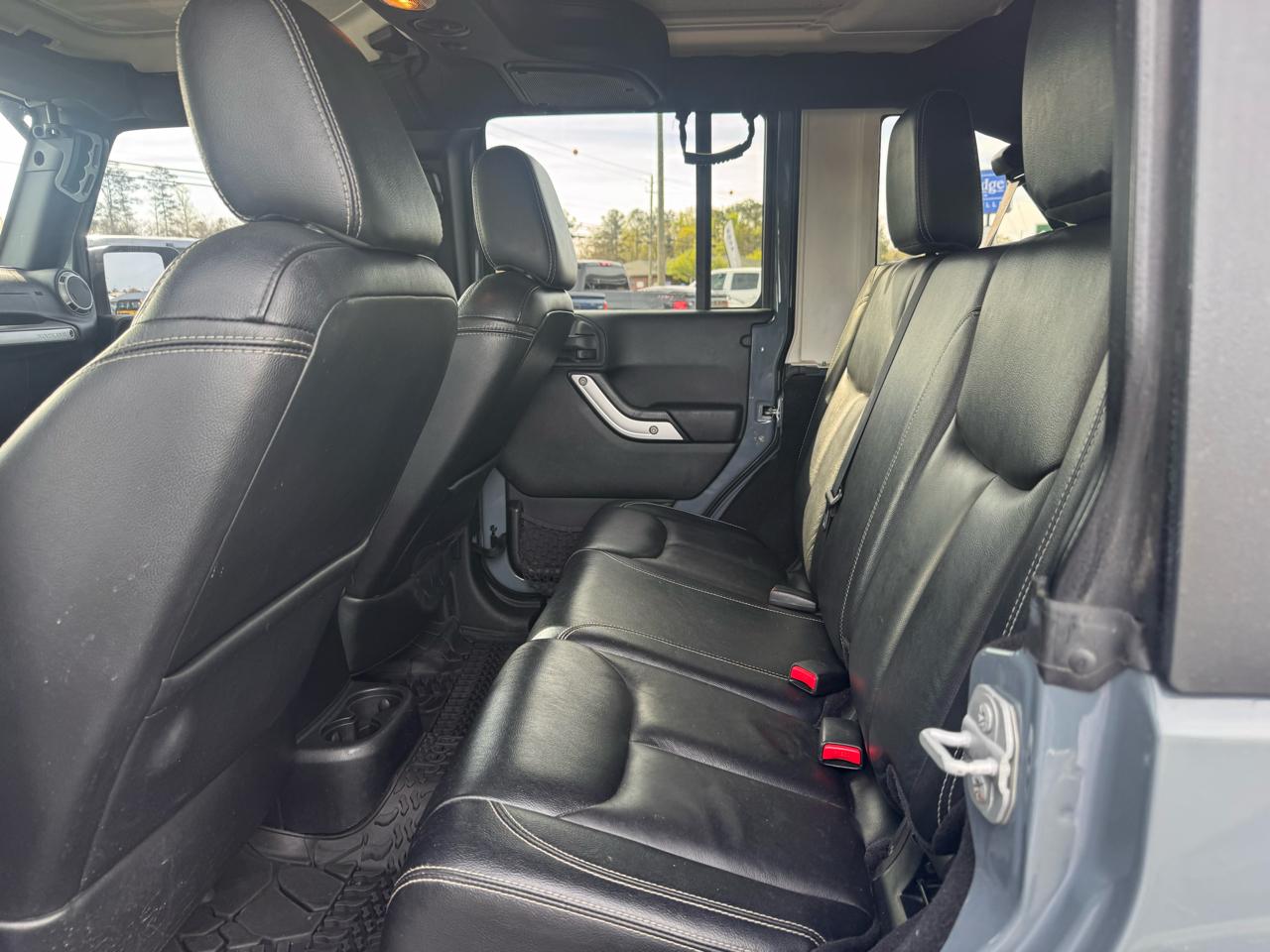 Jeep Wrangler Unlimited Sahara 4WD 2015