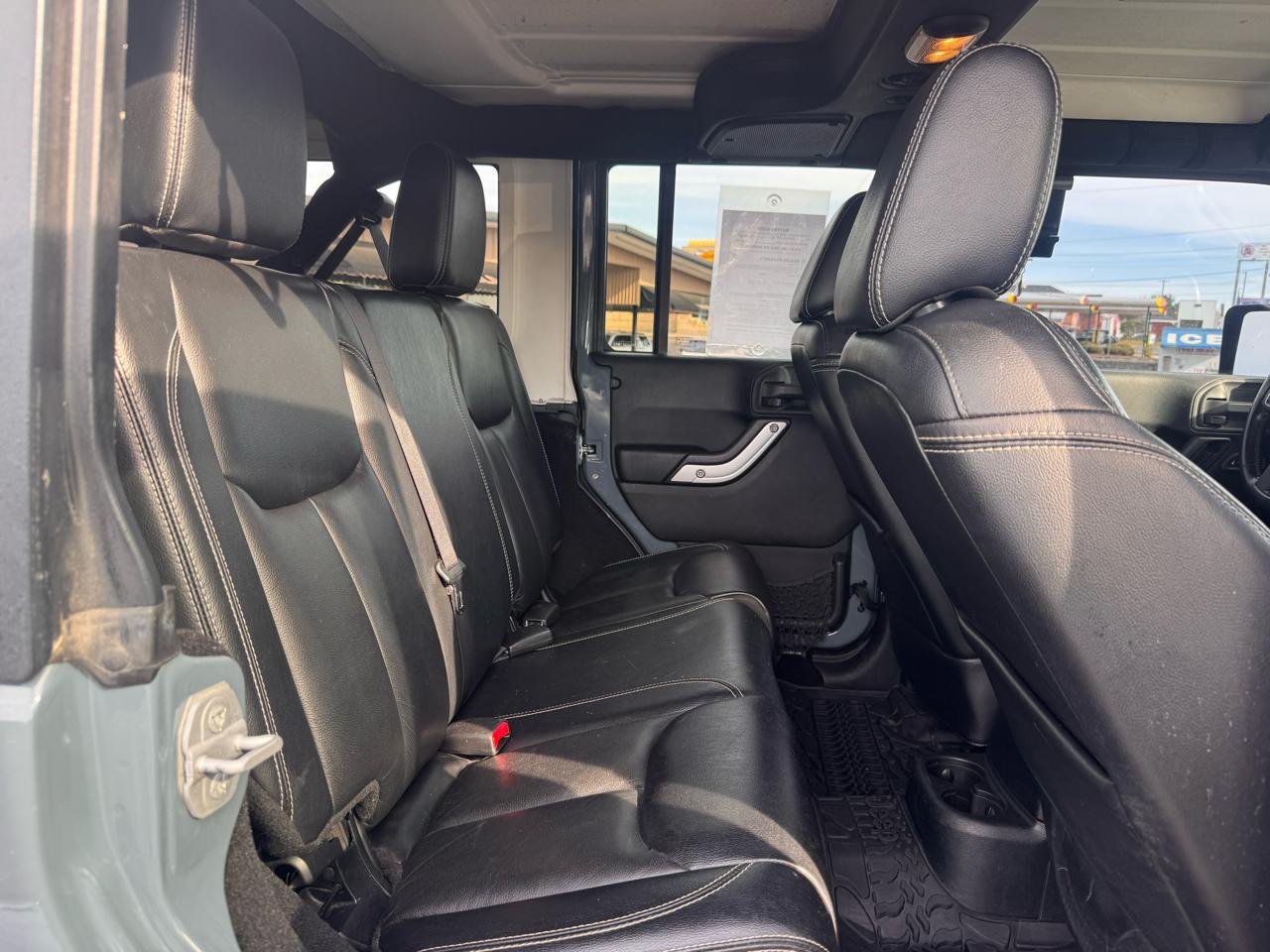 Jeep Wrangler Unlimited Sahara 4WD 2015