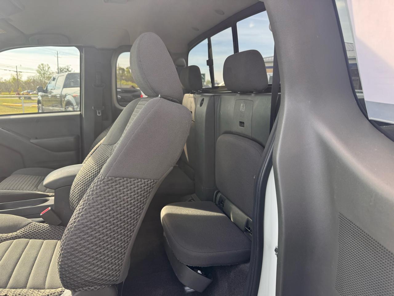 Nissan Frontier S King Cab I4 5AT 2WD 2018