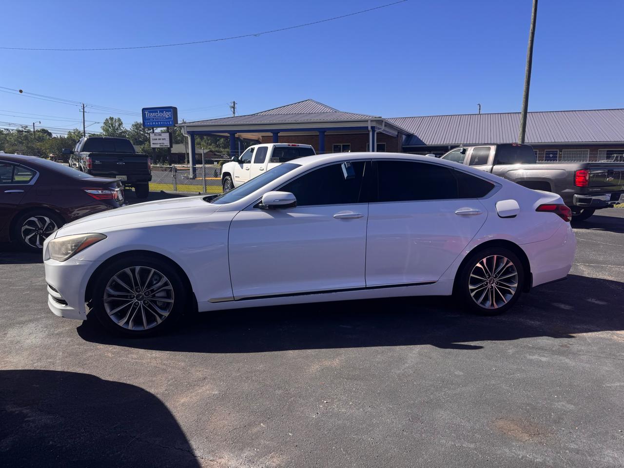 Hyundai Genesis 4dr Sdn V6 3.8L RWD 2015