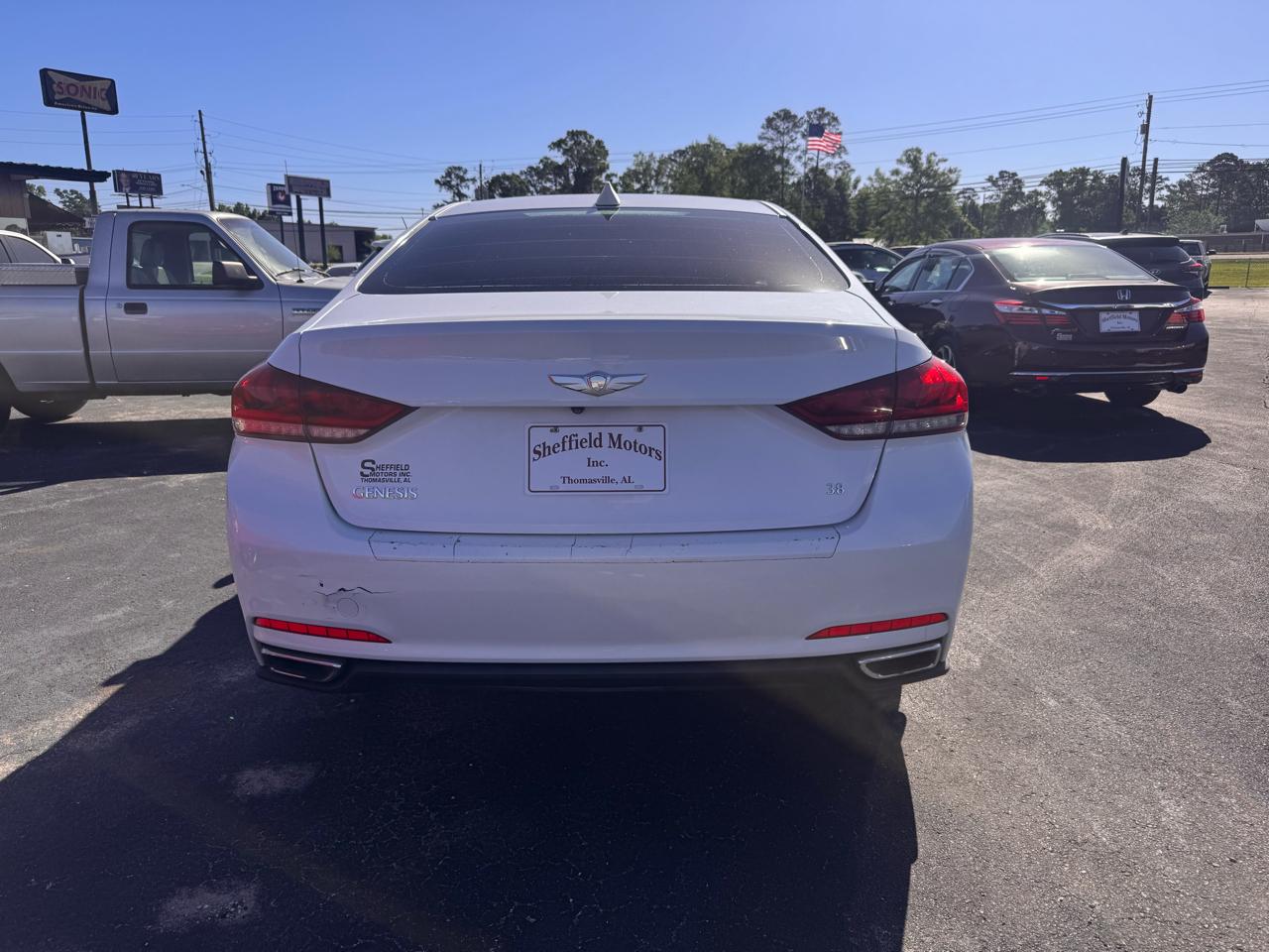 Hyundai Genesis 4dr Sdn V6 3.8L RWD 2015