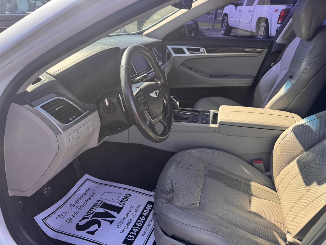 Hyundai Genesis 4dr Sdn V6 3.8L RWD 2015