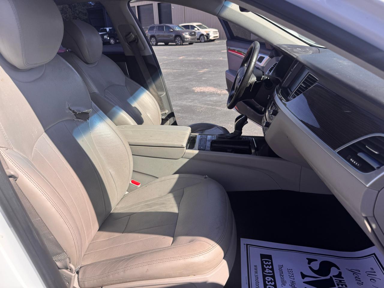 Hyundai Genesis 4dr Sdn V6 3.8L RWD 2015