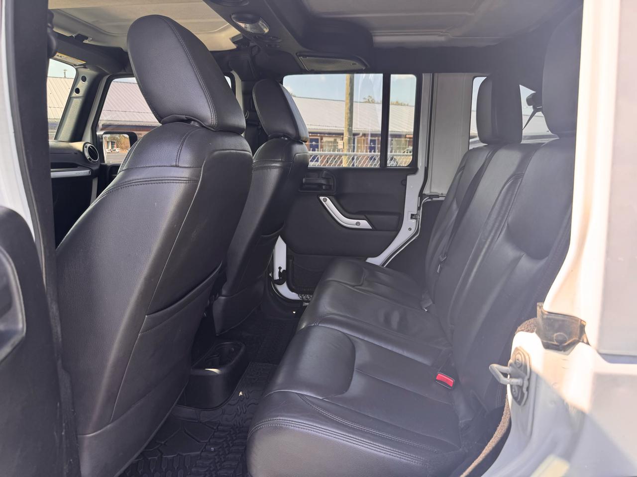 Jeep Wrangler 4WD 4dr Sahara 2015