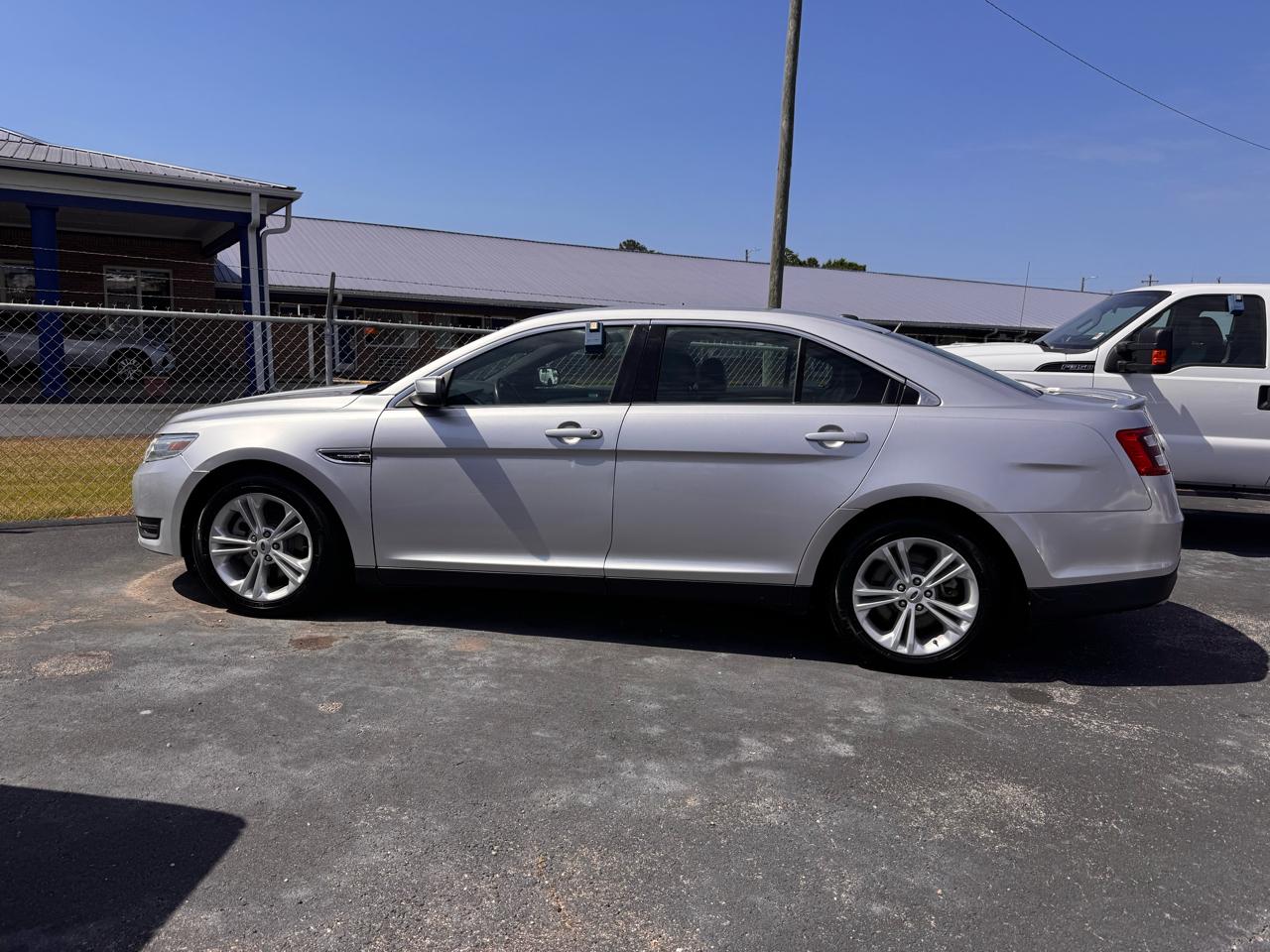 2014 Ford Taurus 4dr Sdn SEL FWD