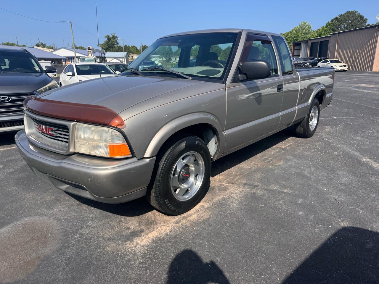 2000 GMC Sonoma Ext Cab 123" WB SLS w/1SF Pkg