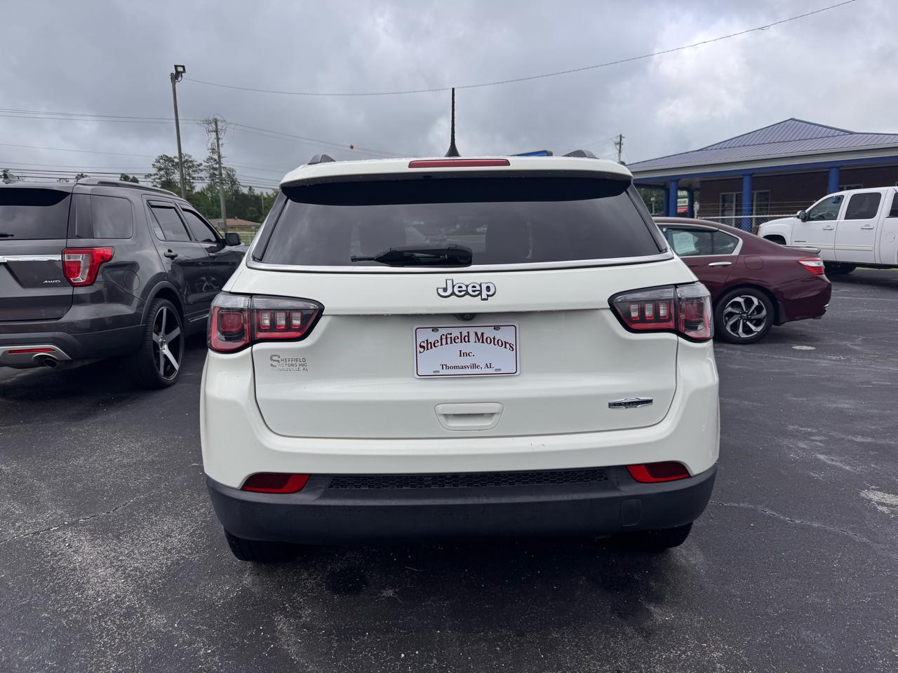 Jeep Compass Latitude w/Sun/Wheel Pkg FWD *Ltd Avail* 2020