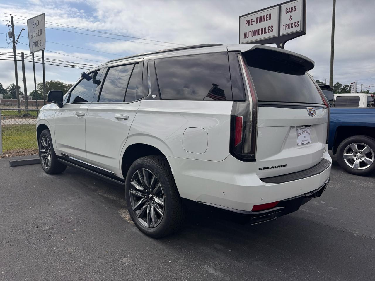 Cadillac Escalade 4WD 4dr Sport 2021