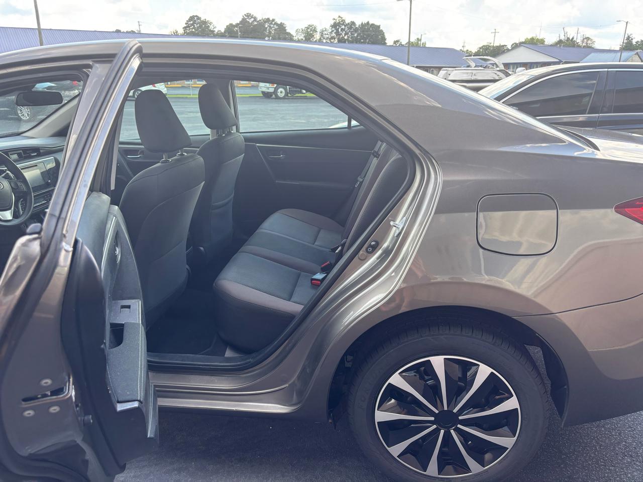 Toyota Corolla XLE CVT (Natl) 2018