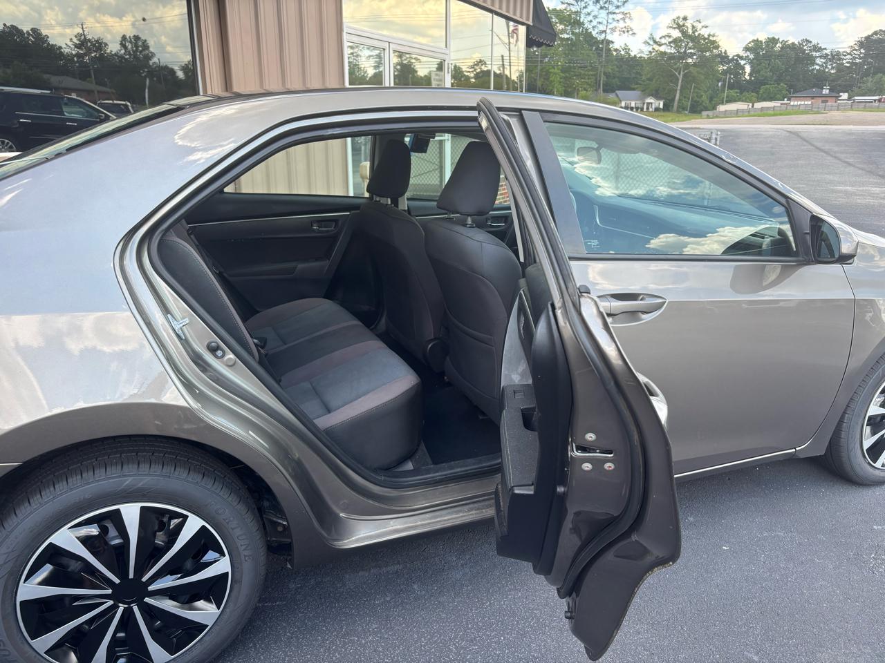 Toyota Corolla XLE CVT (Natl) 2018