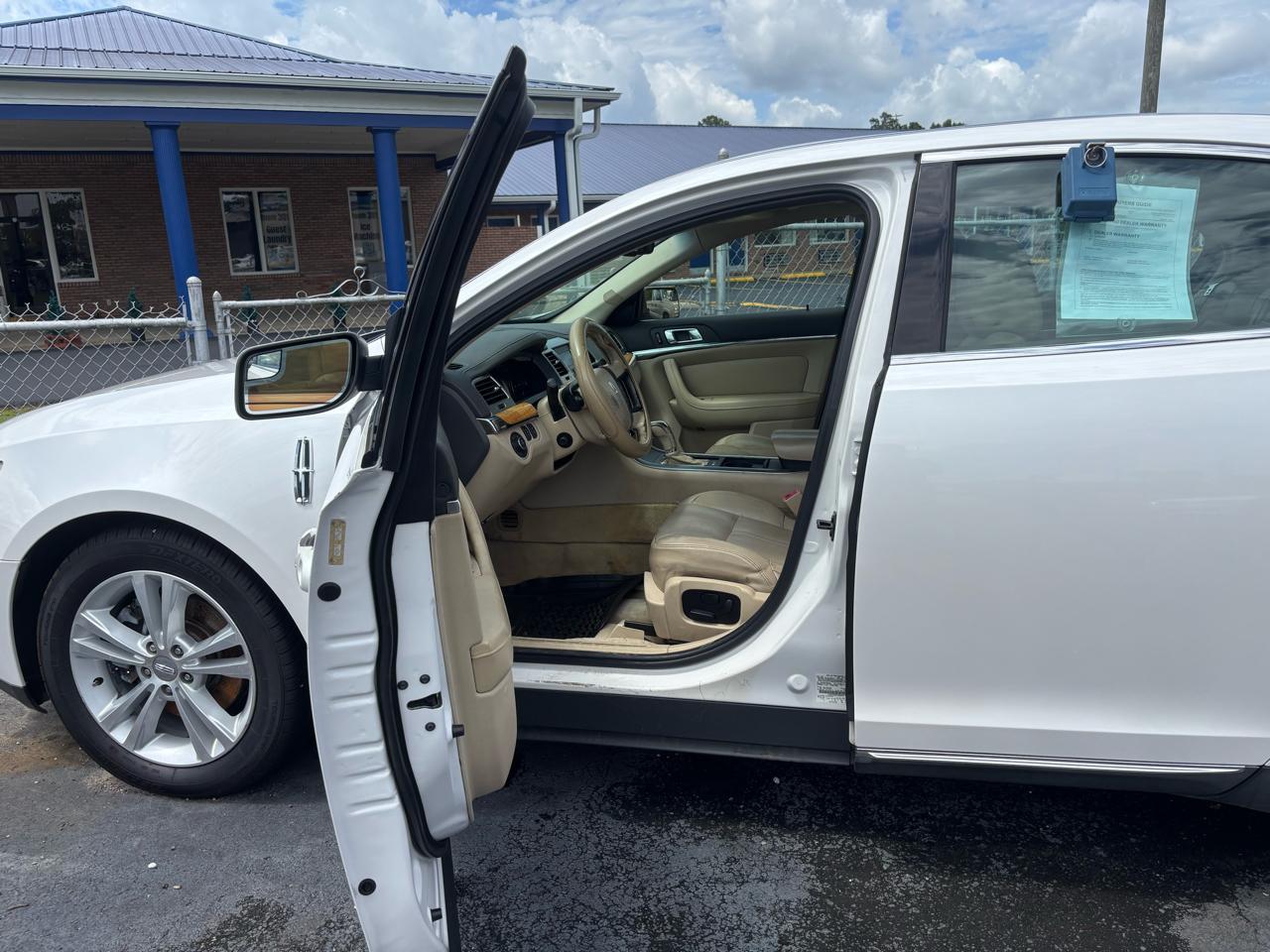 Lincoln MKS 4dr Sdn 3.7L FWD 2012
