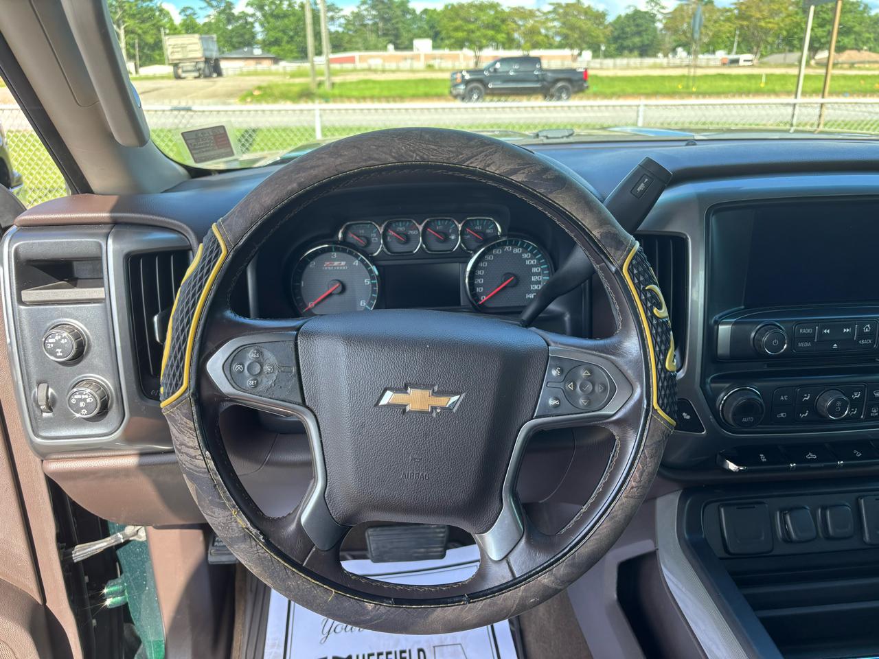 Chevrolet Silverado 1500 4WD Crew Cab 143.5" LT w/2LT 2015