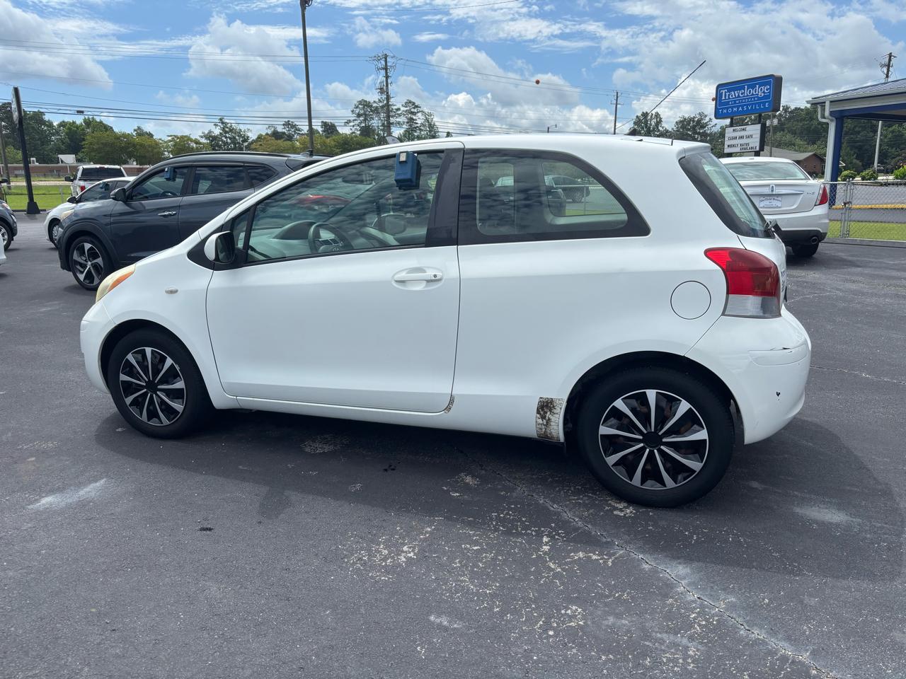 2010 Toyota Yaris 3dr LB Man (Natl)
