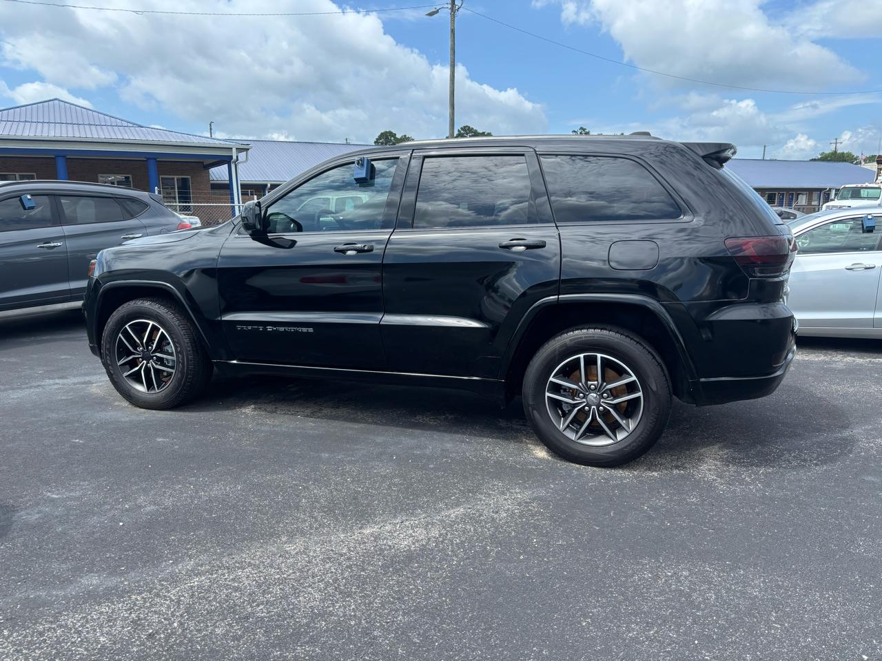 2018 Jeep Grand Cherokee Laredo 4x2 *Ltd Avail*