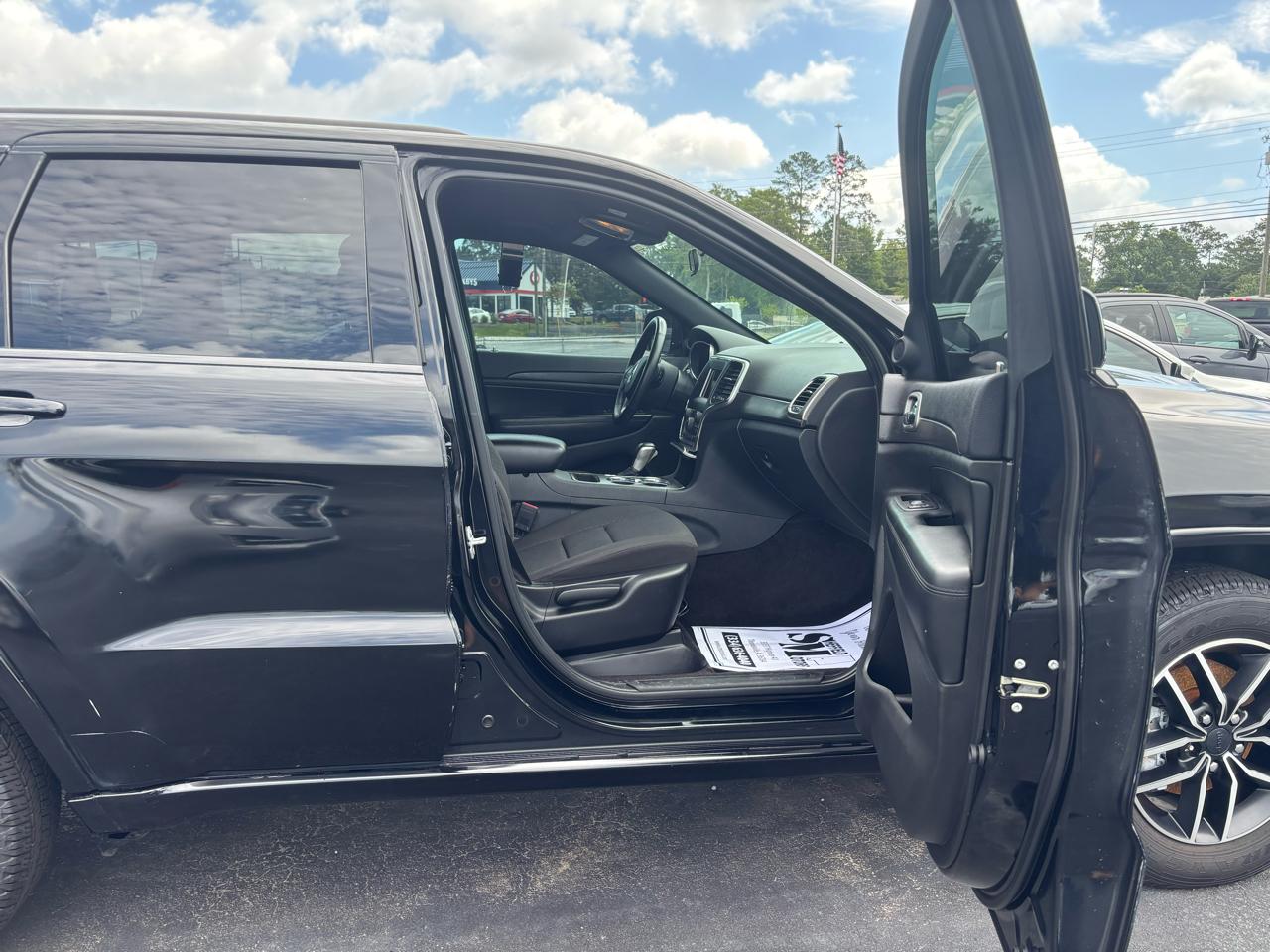 Jeep Grand Cherokee Laredo 4x2 *Ltd Avail* 2018