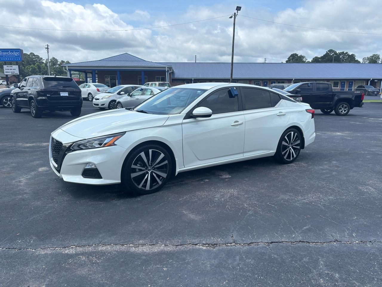 2022 Nissan Altima 2.5 SR Sedan