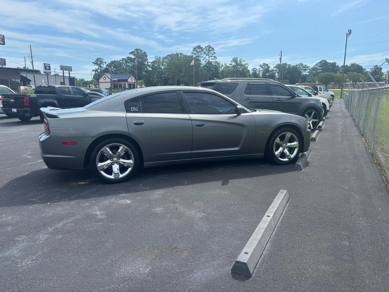 Dodge Charger 4dr Sdn RT RWD 2011