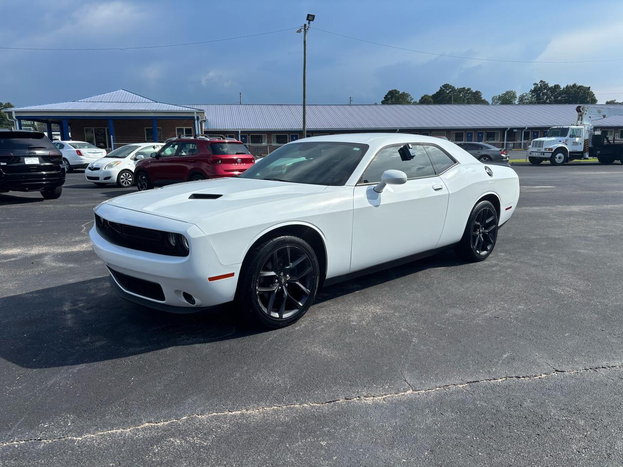2021 Dodge Challenger SXT RWD