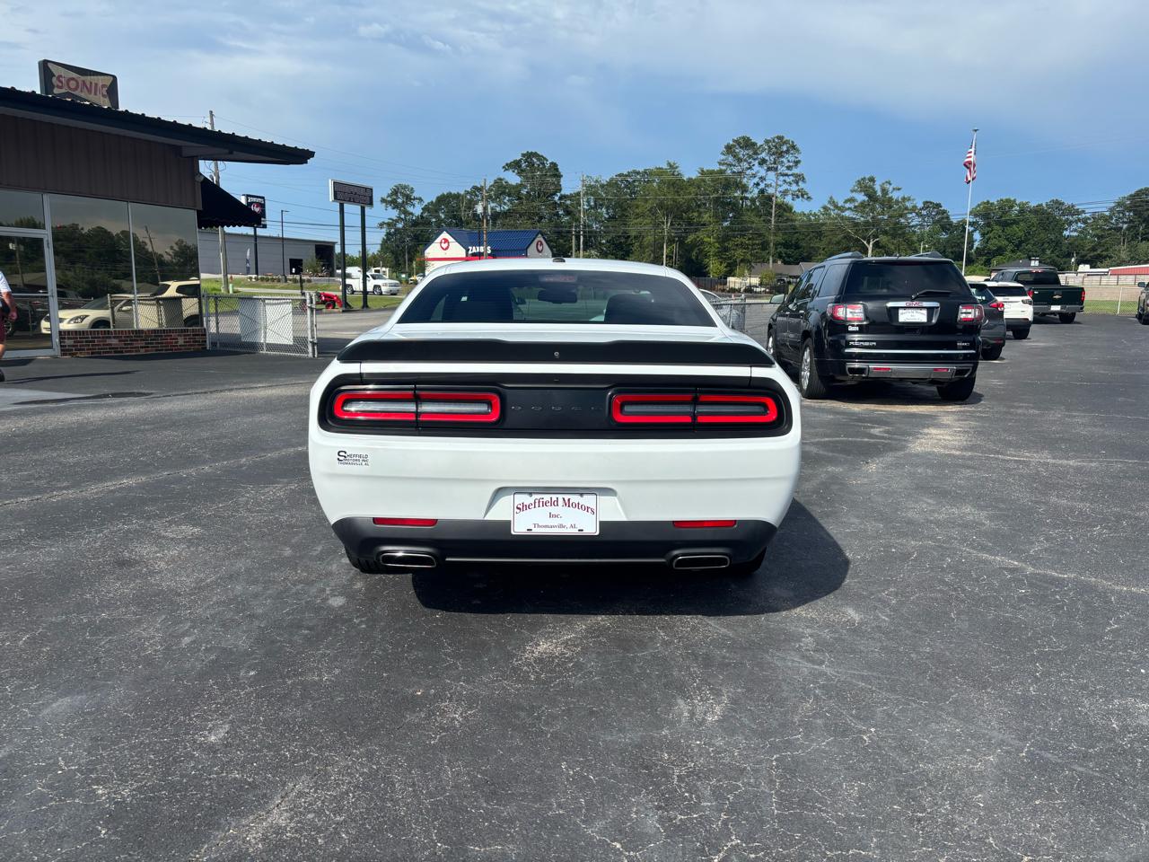 Dodge Challenger SXT RWD 2021