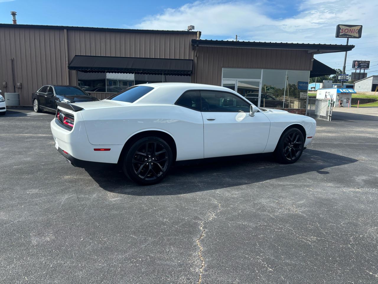 Dodge Challenger SXT RWD 2021
