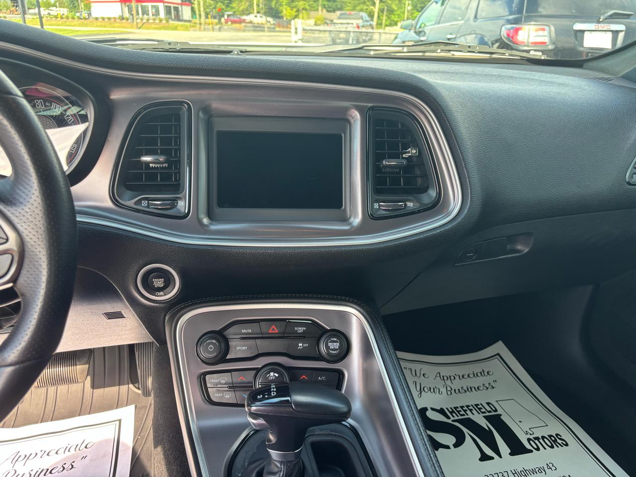 Dodge Challenger SXT RWD 2021
