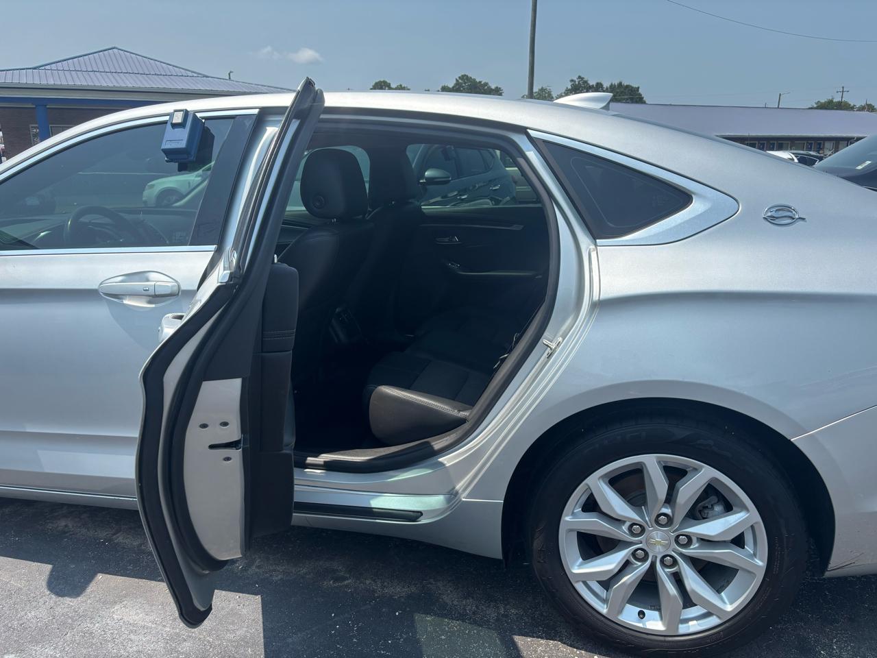 Chevrolet Impala 4dr Sdn LT w/1LT 2019