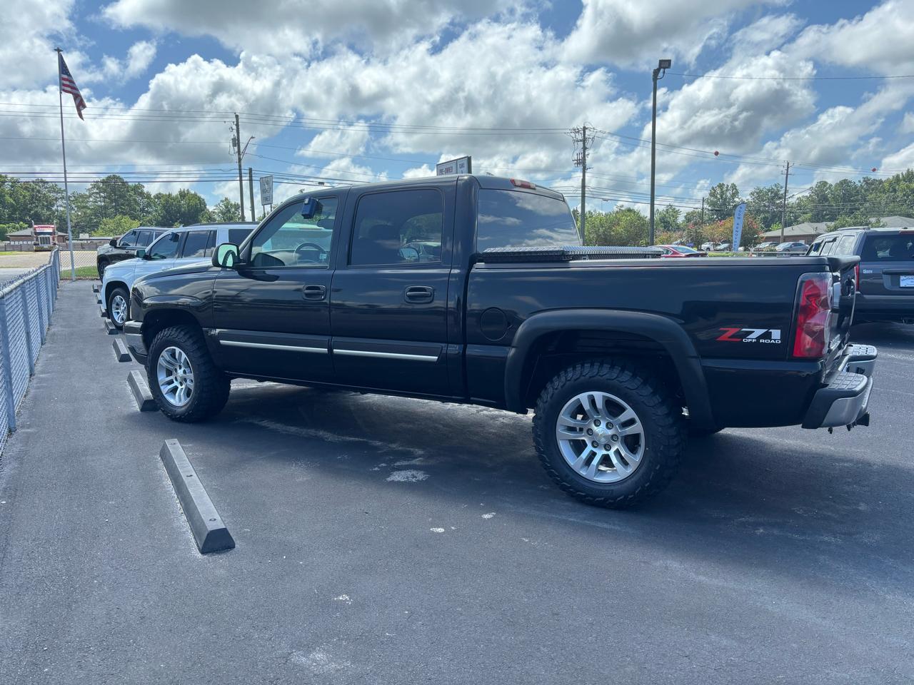2006 Chevrolet Silverado 1500 Crew Cab 143.5" WB 4WD LT2