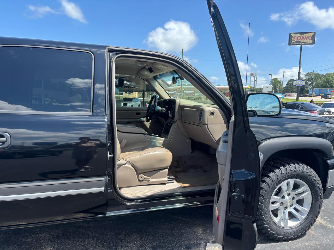 Chevrolet Silverado 1500 Crew Cab 143.5" WB 4WD LT2 2006