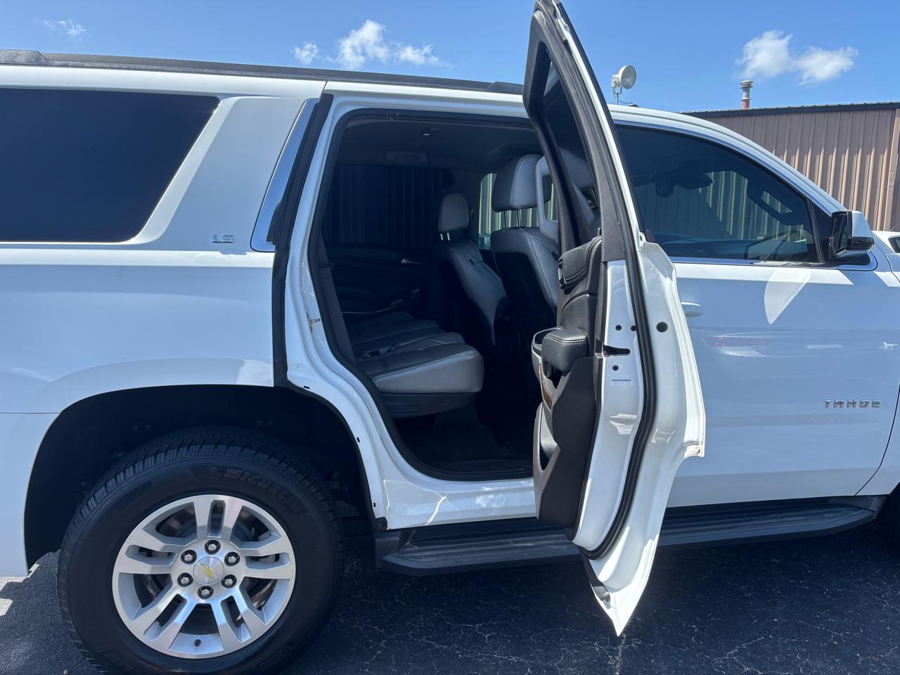 Chevrolet Tahoe 2WD 4dr LS 2015